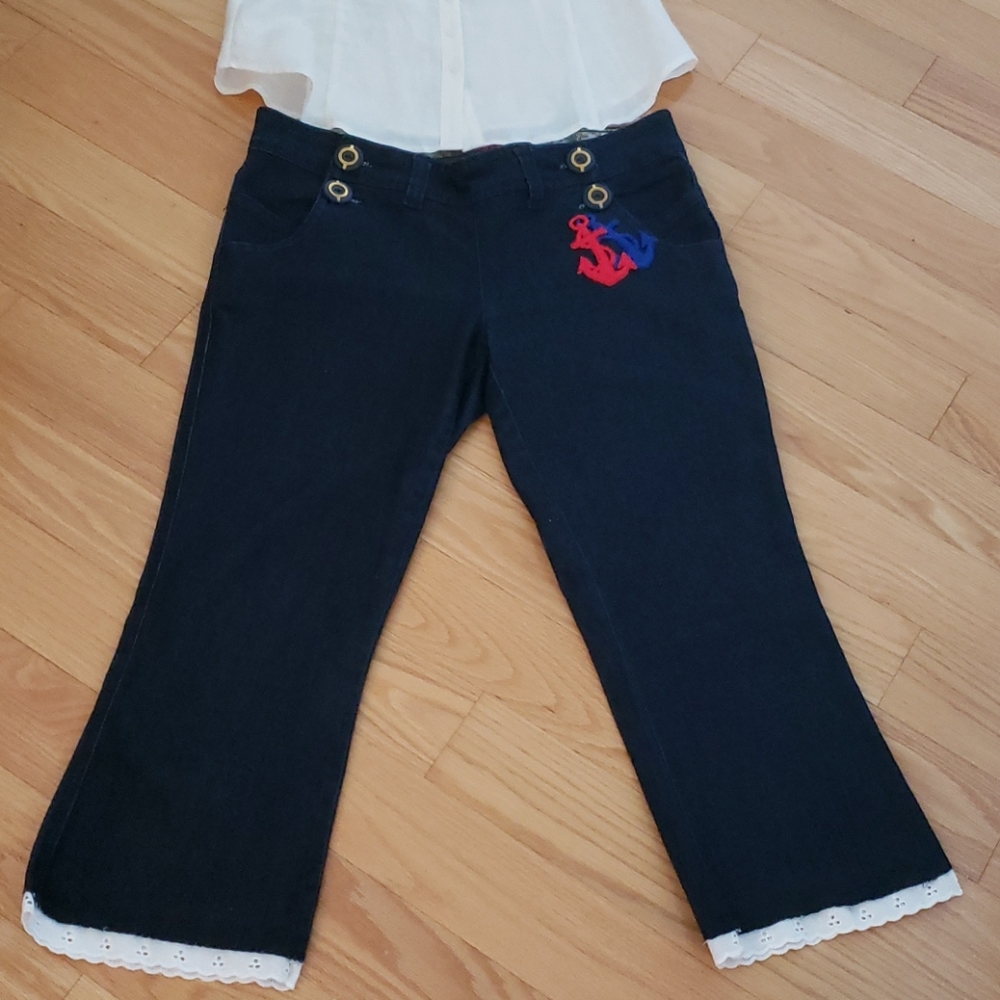 Nautical navy capris with trim size 11